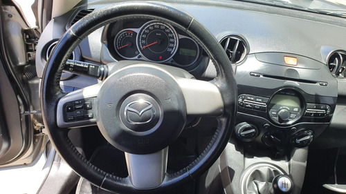 Mazda Mazda 2 Sport Mecánico 2015