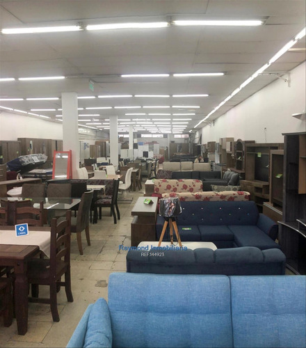 Local Comercial De 646 M2 En Villa Muñoz