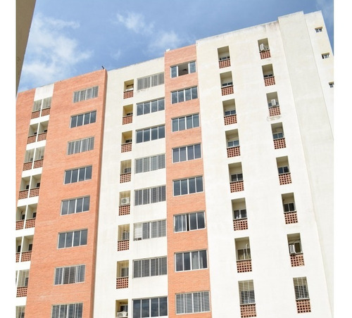 Imagen 2 de 10 de Apartamento En El Rincón, Res. Doral Country Naguanagua Carlos Tona Cod: Ata-905