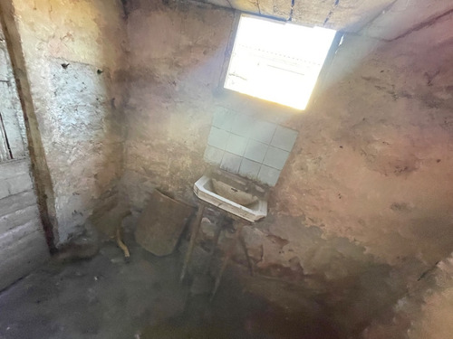 Oportunidad De Comprar Casa Con Amplio Terreno 280aprox !