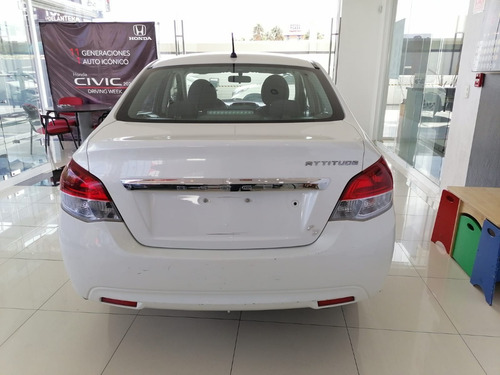Imagen 5 de 15 de Dodge Attitude Se