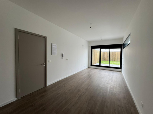 Venta Apartamento 1 Dormitorio Con Jardin Pocitos