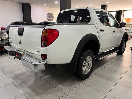 Mitsubishi L200 Sportero 2.5 Basica 2013