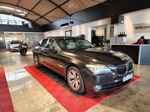 Imagen 2 de 8 de Bmw Serie 740 Hilton Motors Co