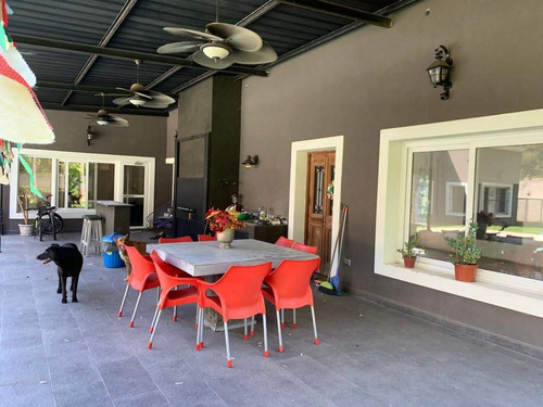 Casaquinta En Venta :: 5 Ambientes :: Parque Leloir :: 1745m