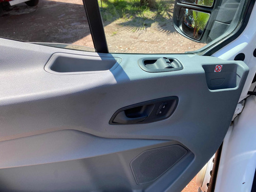 Imagen 9 de 13 de Ford Transit Chasis Cabina Largo