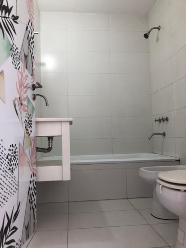 Alquiler! 2 Ambientes Con Cochera Y Amenities Franklin 2400 - Flores