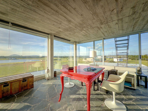 Espectacular Casa En Laguna De Los Cisnes