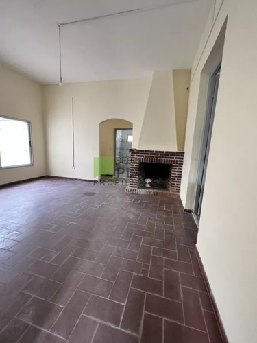 Gran Casa 4 Dormitorios, En Alquiler En El Centro De San Carlos