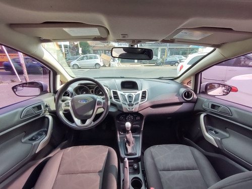 Imagen 5 de 19 de Ford Fiesta Titanium 2013