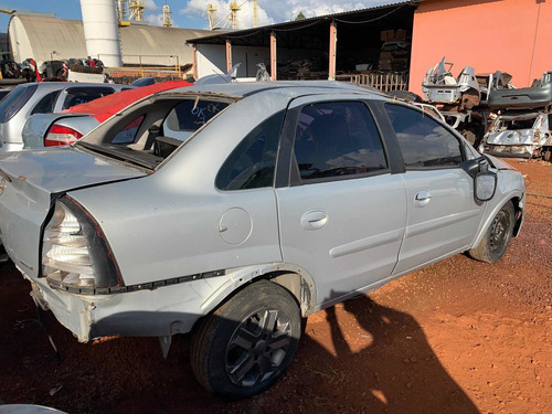 Imagem 4 de 9 de Sucata Para Venda De Peças Sucata Chevrolet Corsa Maxx 1.8