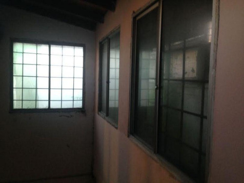 Casa Más Comercio En Padrón Esquina Acepta Banco!!! Rentado