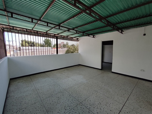 Local Comercial En Alquiler Urb. La Coromoto  Avenida Aragua  - Maracay