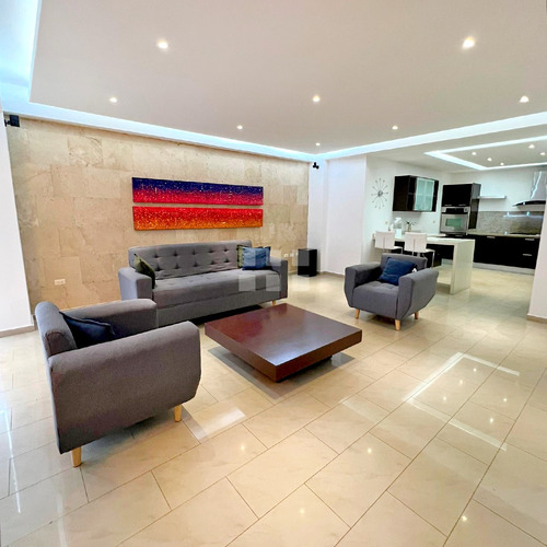 Apartamento De Lujo Con Vista Al Mar En El Conjunto Residencial Karla Valentina