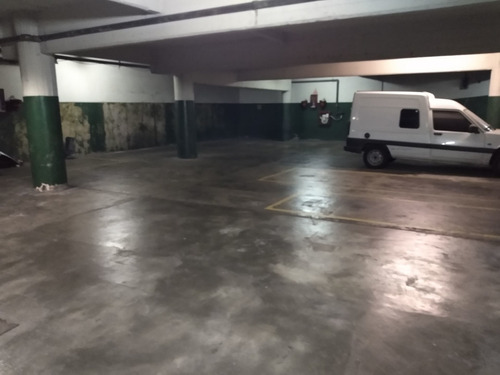 Imagen 4 de 9 de Venta De Cochera Con Porton Automatico En Retiro