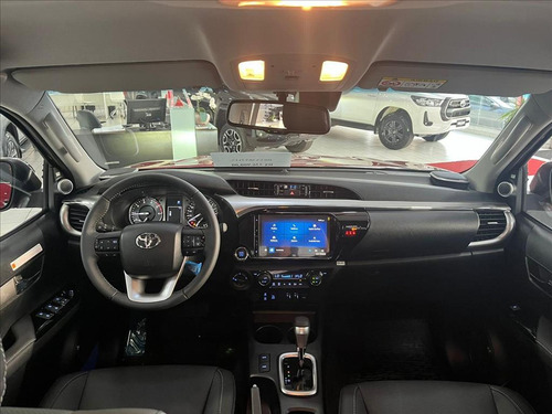 Toyota Hilux 2.8 D-4D TURBO DIESEL CD SRX PLUS 4X4 AUTOMÁTICO
