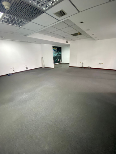 Imagen 6 de 10 de Se Alquila Oficina 140 M2 Altamira 7957