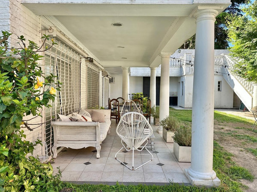 Imagen 13 de 30 de Espectacular Casa Con Todas Las Comodidades Sobre Imponente Lote De 611m2 En Acassuso.