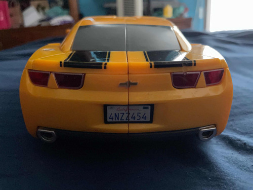 Hasbro Transformers 2007 Ultimate Bumblebee (Usado)