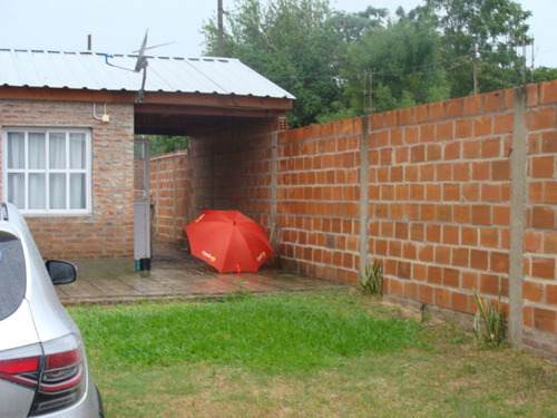Casa Con Pileta, En Alquiler En Lavalle
