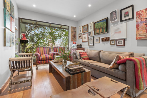 Casa En Venta De 5 Dorm. En Lo Barnechea