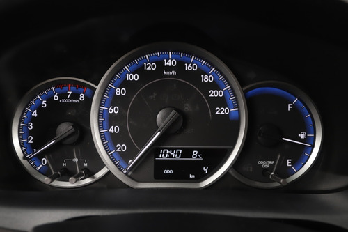 Imagen 14 de 15 de Toyota Yaris Xs Audio 6m/t 5p My22