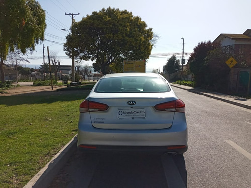 Imagen 12 de 13 de Kia Cerato Ex 1.6 2019