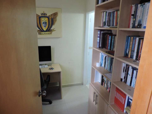 Imagen 16 de 19 de Venta De Apartamento En Montalbán Ii: