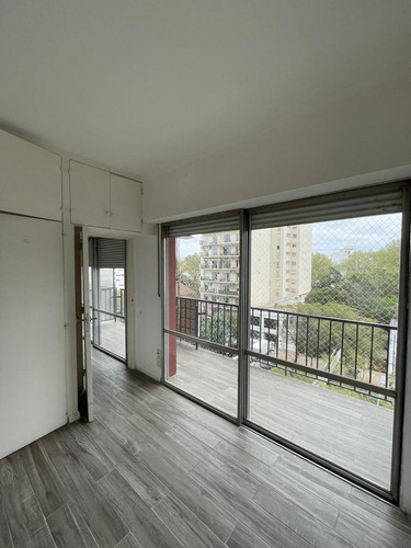 Imagen 5 de 7 de Departamento - Olivos-vias/rio