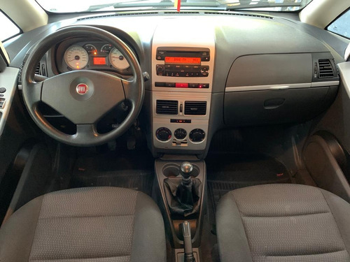 Imagem 8 de 10 de Fiat Idea 1.4 Elx