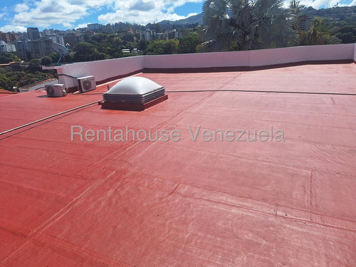 Amplia Casa En Venta Ubicada En Prados Del Este 24-24046