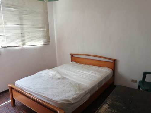 Imagen 3 de 6 de La Florida Amplia Habitación Con Baño Privado