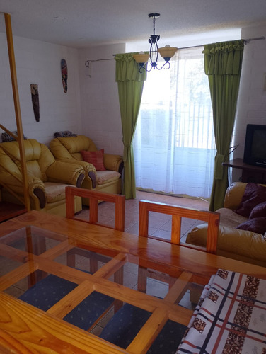 Casa Dos Pisos Amoblada Y Bien Mantenida