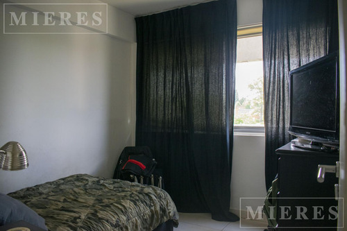 Departamento De Tres Ambientes En Venta En Condominio Civis