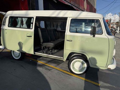 Volkswagen Kombi 1.6 MI STD 8V GASOLINA 3P MANUAL