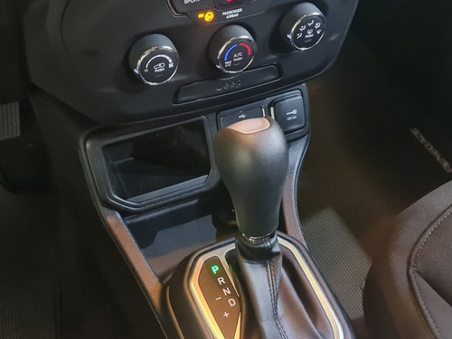Imagem 10 de 11 de Jeep Renegade 1.8 16v Longitude 2019