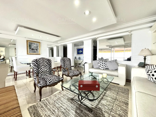 Apartamento En Venta En Edificio Espigon Frente Al Puerto