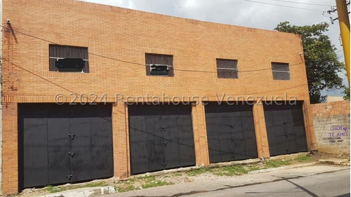 Jv Vende Lote Comercial En La Av. 104, Soublette De Valencia, A Una Cuadra De La Av. Lara 