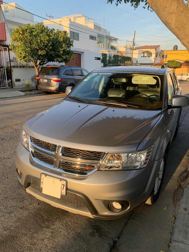 Dodge Journey 2.4 Sxt 5 Pasajeros Plus Mt