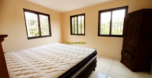 Vendo Moderno Apartamento, Dos Niveles, Dos Amplios Dormitorios, Incluye Area Para Jardin