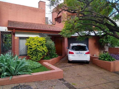 Imagen 1 de 16 de Casa Muy Completa En Parque Chacabuco