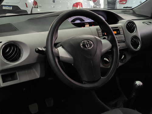 Toyota Etios Etios Sedan XLS 1.5 (Flex)