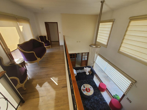 Imagen 7 de 19 de En Venta - Importante Propiedad En Barrio Cerrado Weston - Con Piscina - Ubicación Central