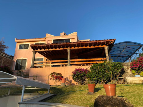 Venta De Casa Lomas Tzompantle, Cuernavaca...clave 3407