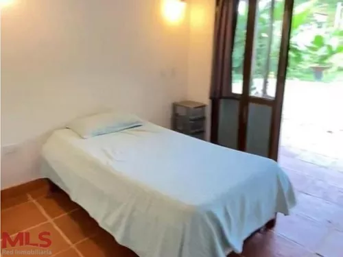 Hermosa Casa Campestre Estilo Colonial(mls#240873)