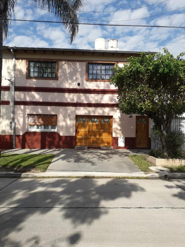 Venta Casa En Lanús Este 4 Ambientes Con Garaje Ideal 2 Familias