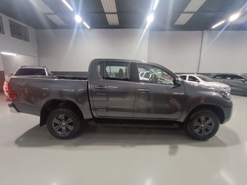 Toyota Hilux 2.8 D-4D TURBO DIESEL CD SR 4X4 AUTOMÁTICO