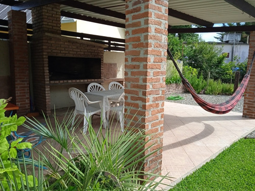 Imagen 11 de 15 de Alquiler Piriapolis, Playa Grande, Casa Con Barbacoa Especial Para Familia O Amigos. Lugar Cercado Seguro Para Niños Y Tu Mascota!