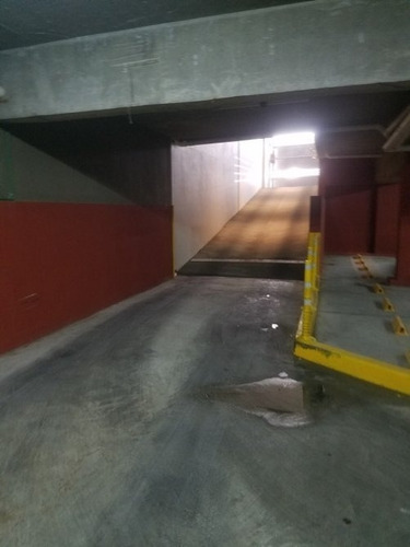 Imagen 2 de 2 de Cochera En Venta En Lomas De Zamora Este