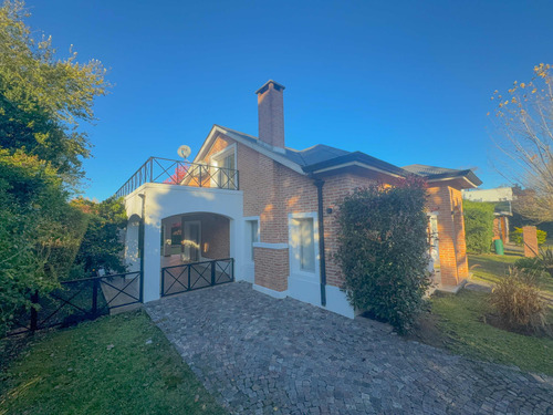 Casa En Lote Central Con Suite, Playroom Y Galería - Fincas De Iraola